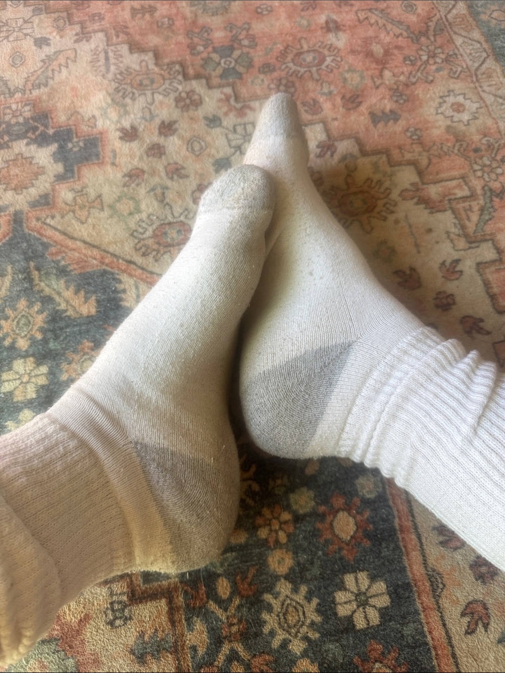 Hanes white crew socks - Picture 2 of 2